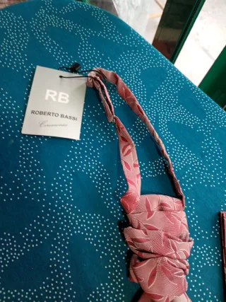 Corbata y pañuelo RB rosa y azul