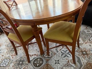 Mesa de comedor redonda extensible con 4 sillas