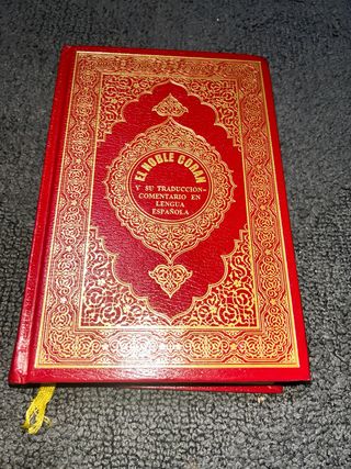 El Noble Corán con traducción y comentario en leng