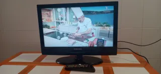 TV Samsung 22 Negra