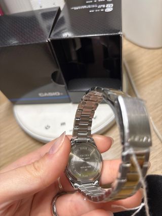 Reloj Casio Mujer Dorado y Plateado