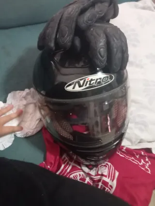 Casco y guantes moto Nitro
