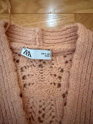 Chaleco Zara punto rosa botones joya