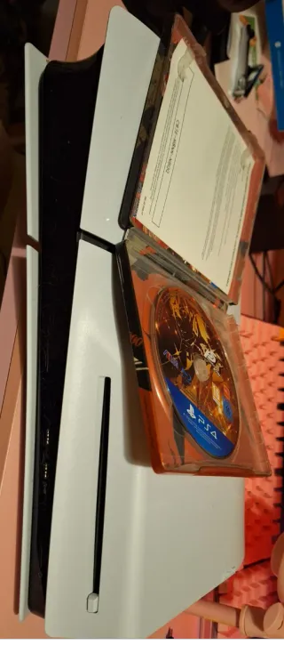 PS5 1TB lector físico + Persona 5 Royal Steelbook.