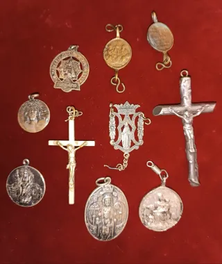 Medallas y Cruces Antiguas de Rosario