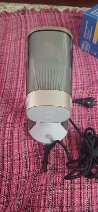 Plancha Vertical Russell Hobbs VacuSteam