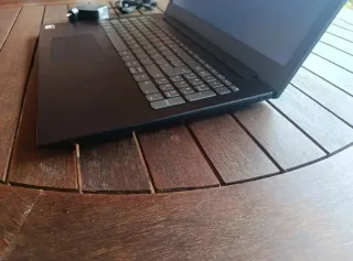 Portátil Lenovo  V145-15AST Negro