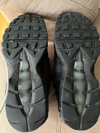 Nike Air Max 95 Negras Talla 43