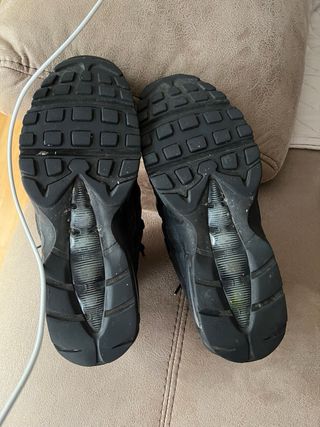 Nike Air Max 95 Negras Talla 43