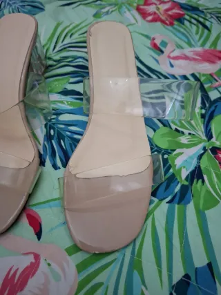 Chanclas Shein Beige Transparentes