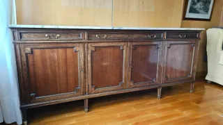 Conjunto aparador y dos mesas auxiliares