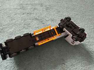 Camión cisterna de juguete blanco