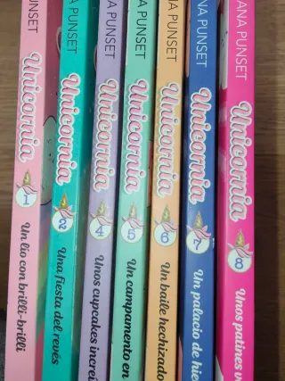 Unicornia, colección de libros