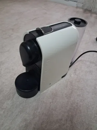 Cafetera Nespresso Blanca