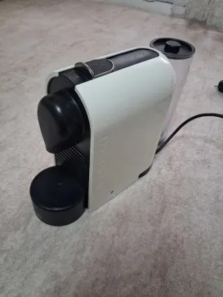 Cafetera Nespresso Blanca