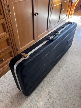 Estuche Rígido Hard Case Guitarra Thomann