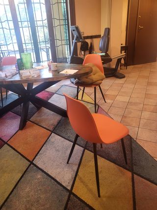 4 Sedie da Pranzo Arancioni in PoliPropilene.