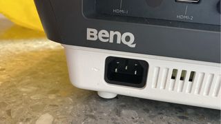 Proyector BenQ W750 i pantalla