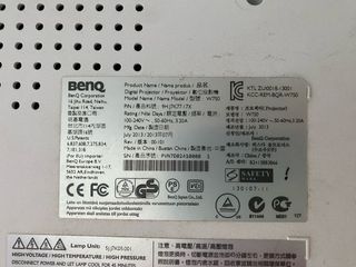 Proyector BenQ W750 i pantalla