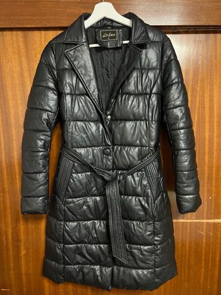 Abrigo acolchado negro talla S