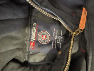 Abrigo Geographical Norway Negro