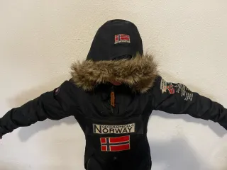 Abrigo Geographical Norway Negro