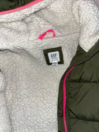 Abrigo acolchado niña, con borrego por dentro.