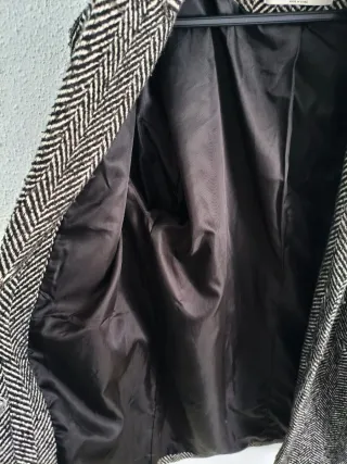 Abrigo Stradivarius Negro/Gris Talla M