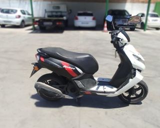 Caballete peugeot kisbee 50 98261