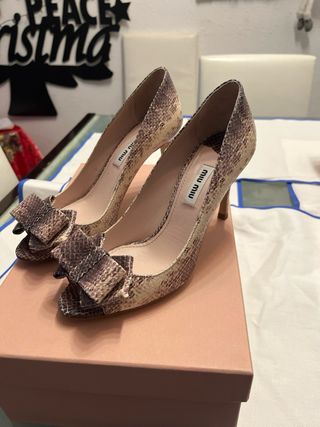 Tacchi Miu Miu in pelle con stampa serpente beige marrone