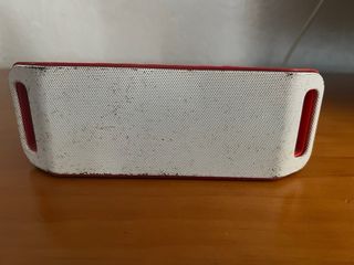 Mini altavoz rojo
