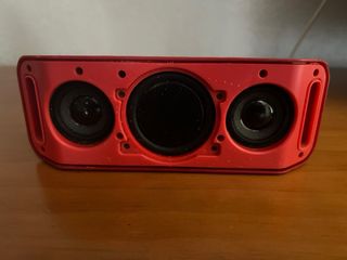 Mini altavoz rojo