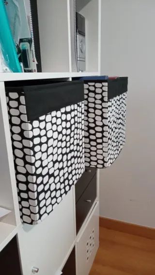 Estantería Kallax 4x4 Ikea con puertas y cajones