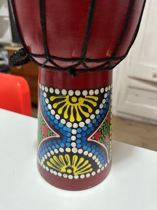 Tambor africano decorado