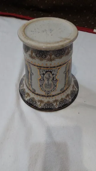 Jarrón de cerámica decorado