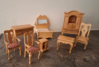 Muebles miniatura artesanales dormitorio.