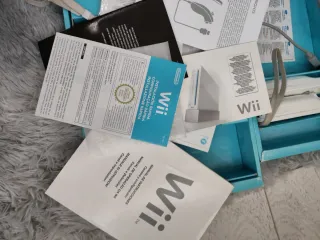 Nintendo Wii original con caja + 4 mandos + cables