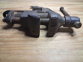 Sargento antiguo de hierro