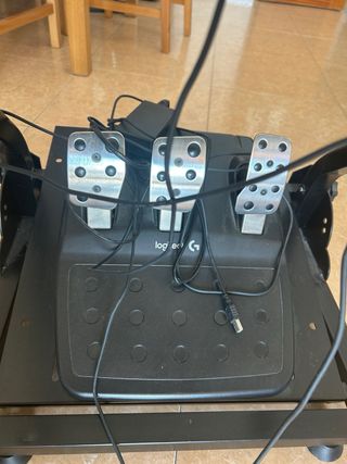 Volante Logitech G29 con Pedales y Palanca y armaz