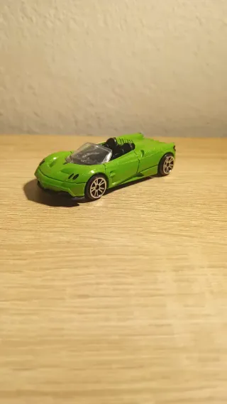 MotorMax Pagani Huayra Roadster