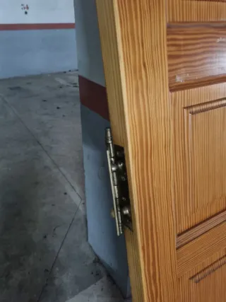 Puerta de entrada de madera