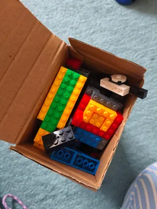 Caja bloques construcción colores