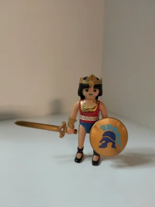 Playmobil Mujer Maravilla con espada y escudo