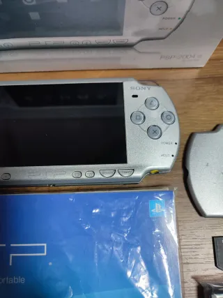 PSP Slim & Lite 2004 Ice Silver