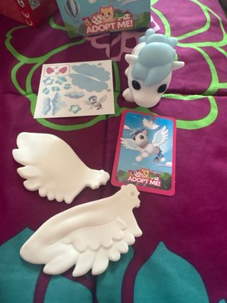 Figura Adopt Me! con Pegaso
