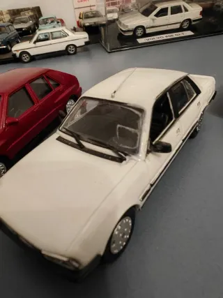 Lote 3 coches 1/43, con defectos