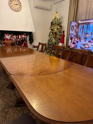 Mesa grande extensible de madera maciza + 6 sillas