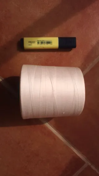 Conos de hilo para remalladora