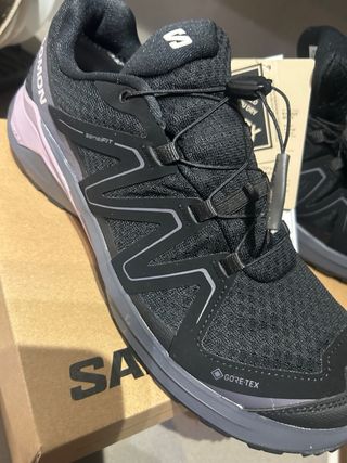 Zapatillas Salomon Gore-Tex Negras y Rosas