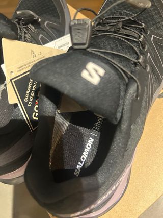 Zapatillas Salomon Gore-Tex Negras y Rosas